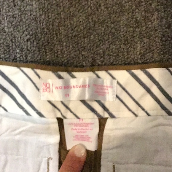 Shorts - Picture 3 of 3